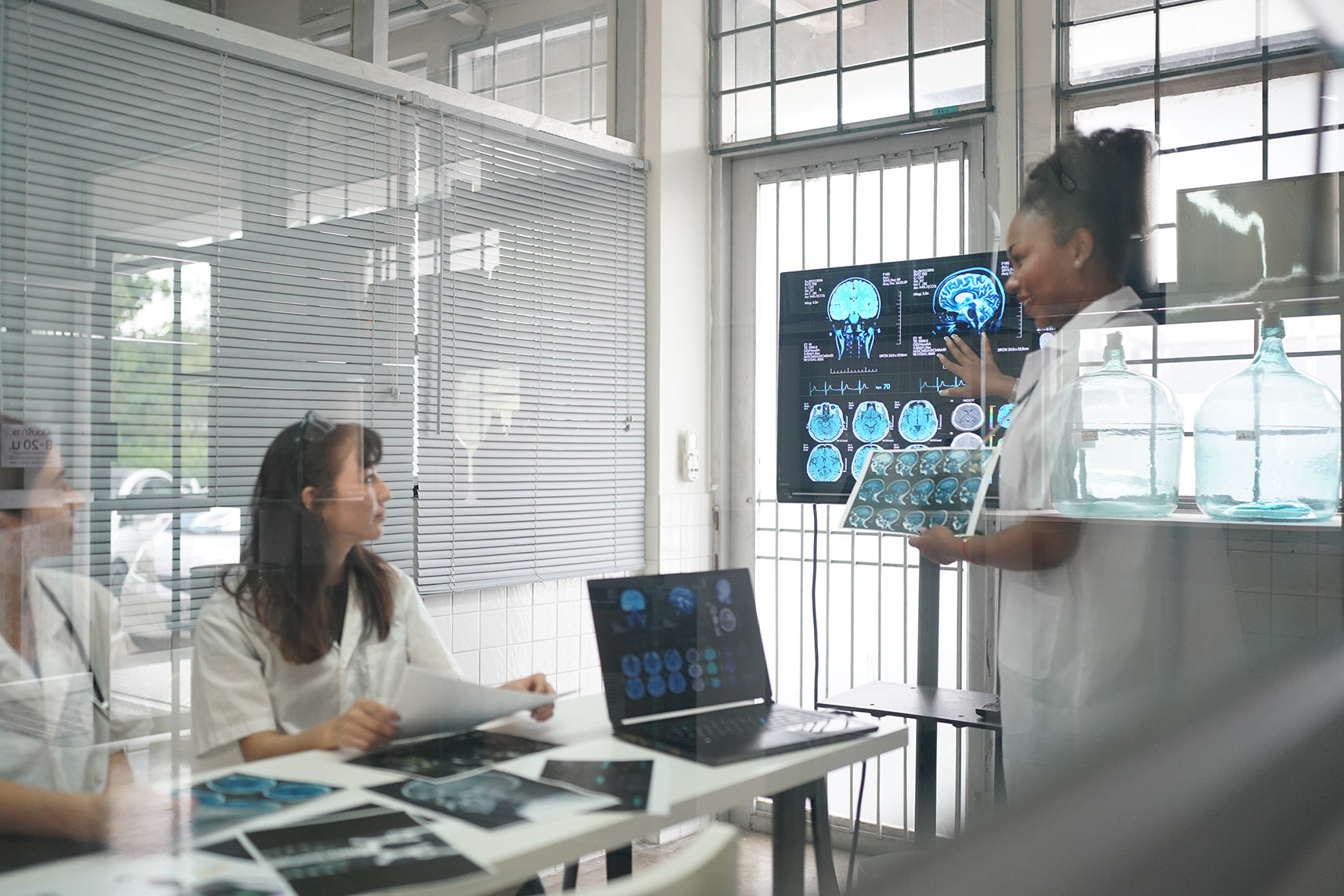 Artificial intelligence in healthcare - The ultimate guide - Dr Richard Dune -