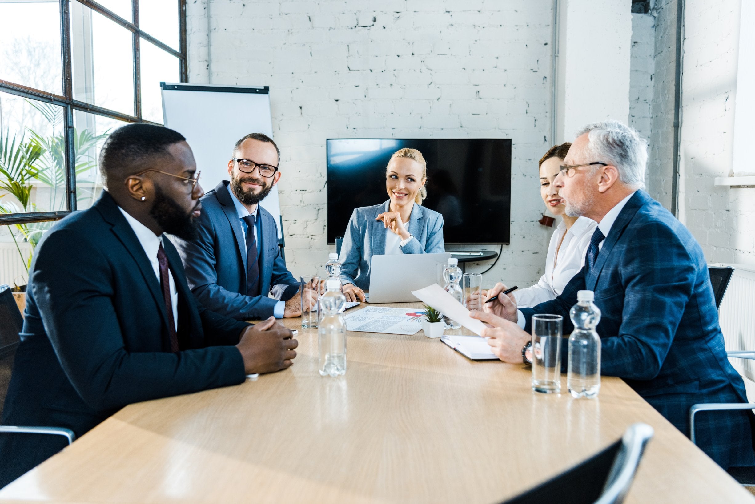 Compliance vs. Governance: What's the Difference? - ComplyPlus™ - The Mandatory Training Group UK -