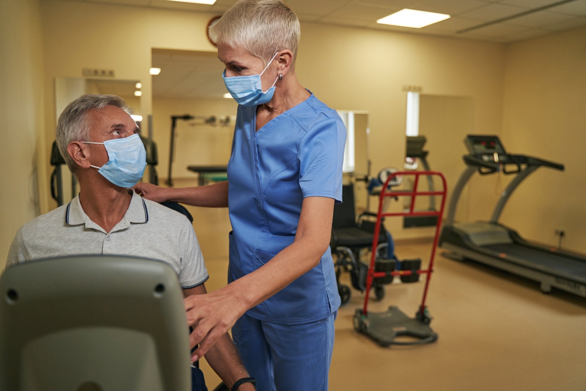 First aid treatment for choking children - ComplyPlus LMS™ - The Mandatory Training Group UK -