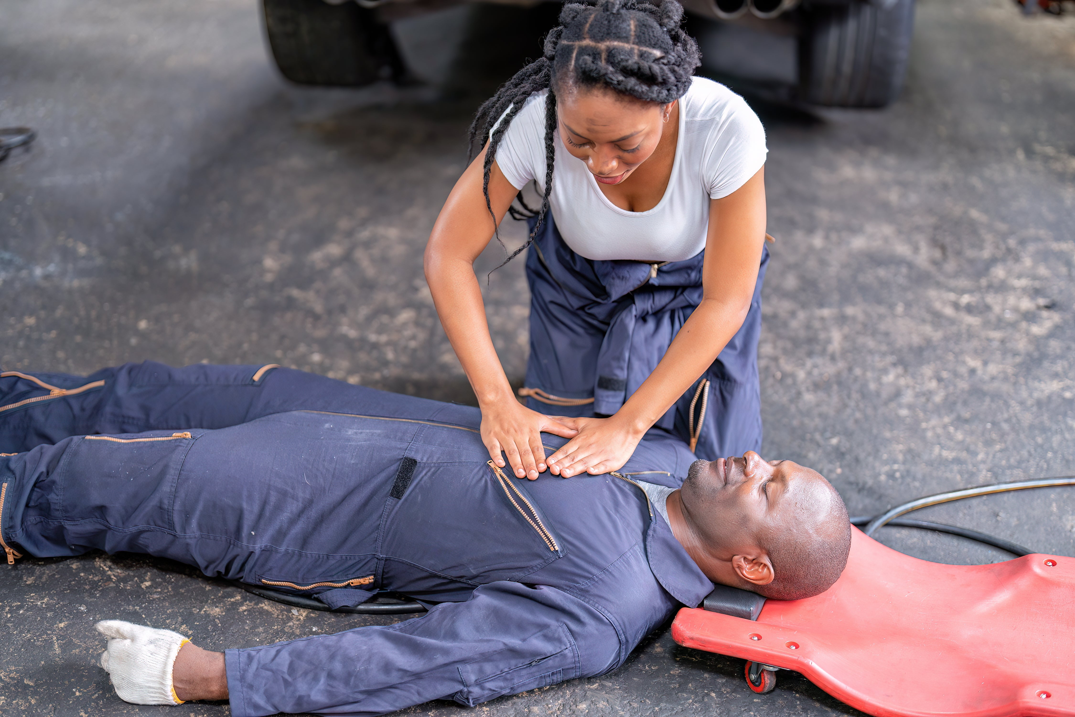 Importance of prioritising treatment during first aid - ComplyPlus™ - The Mandatory Training Group UK -