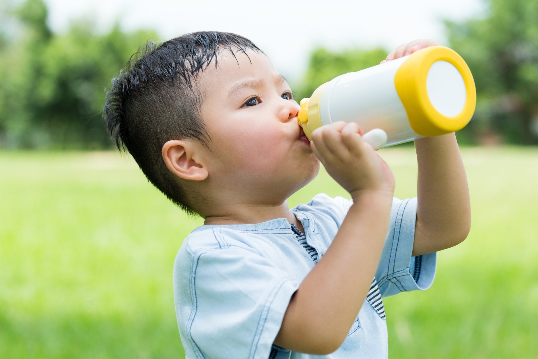 First aid treatment for heat stroke in children and babies