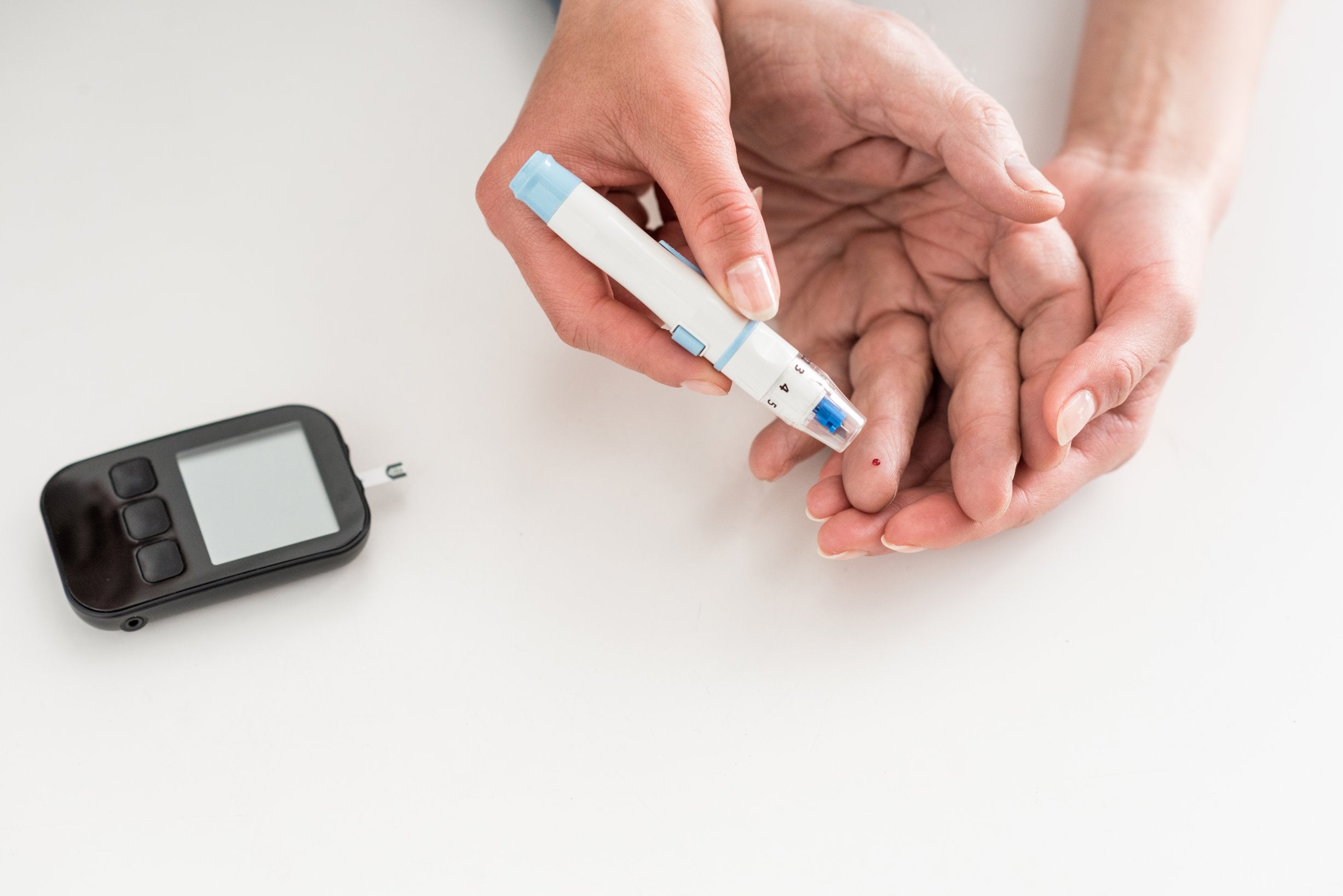 First aid treatment for low blood sugar - ComplyPlus™ - The Mandatory Training Group UK -