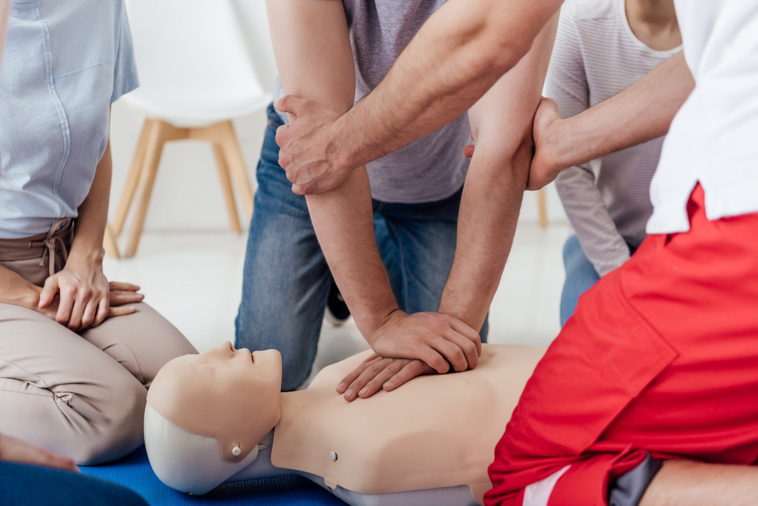 Importance of scene survey in first aid- ComplyPlus™ - The Mandatory Training Group UK -