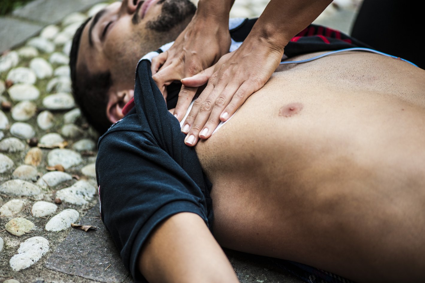 Managing vomit during CPR - ComplyPlus LMS™ - The Mandatory Training Group UK -