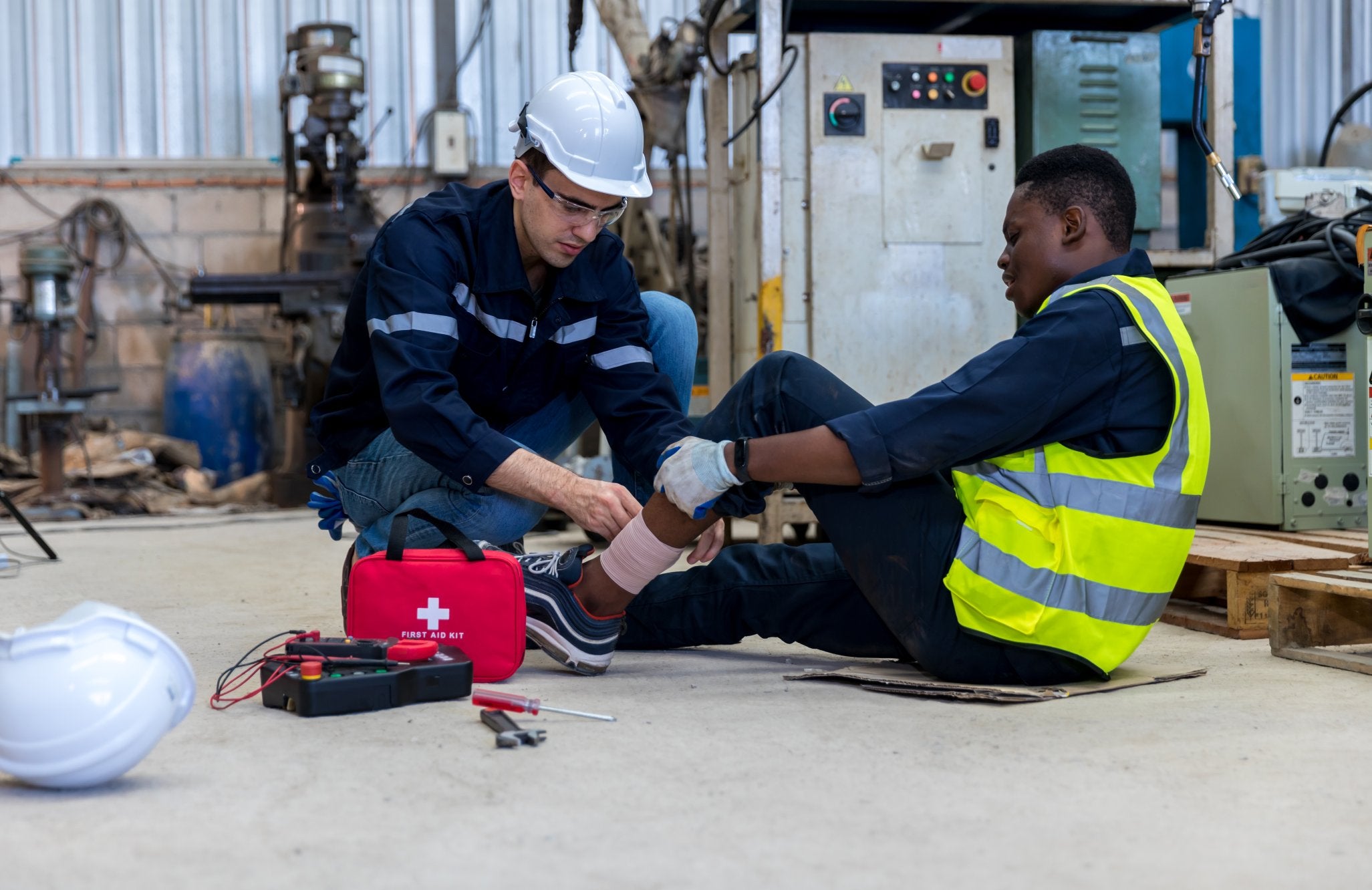 First aid kits: Guidance for workplaces - ComplyPlus™ - The Mandatory Training Group UK -
