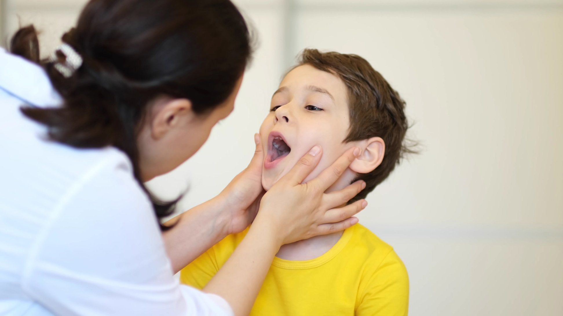 First aid treatment for choking children - ComplyPlus™ - The Mandatory Training Group UK -